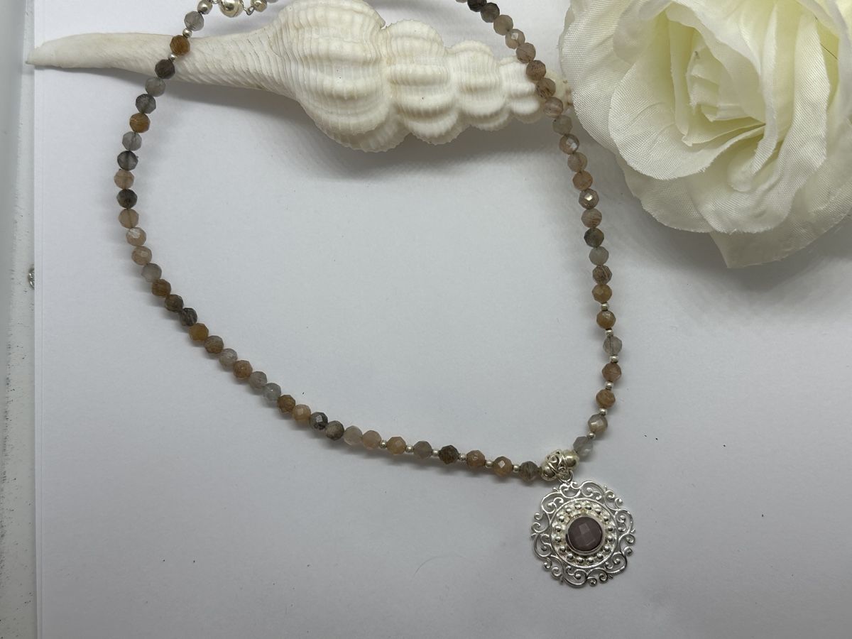 Catenine: Mondsteinkette – Nuovo e nell'imballaggio originale da Niederglatt ZH venduto da Silberschmuck-design 1