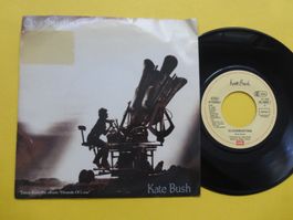 Kate Bush – Cloudbusting