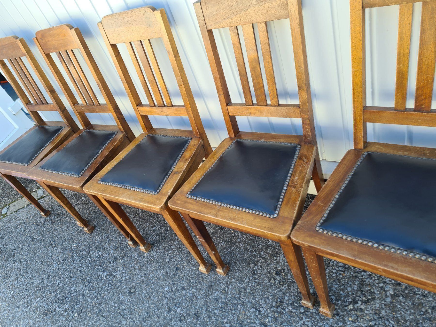 Stühle: 5 chaises en cuir – Gebraucht aus Monthey von 187-zeroo 3