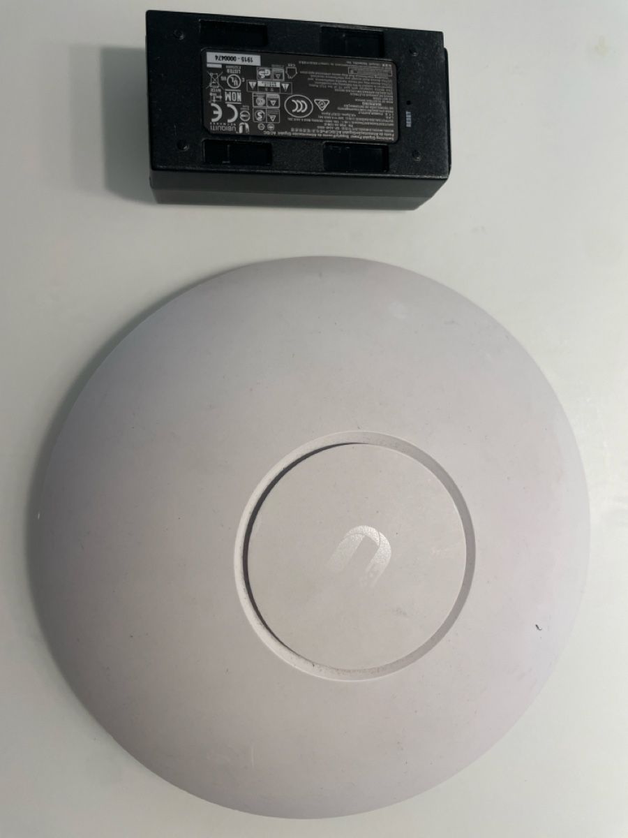 Wlan: Ubiquiti UniFi Access Point Lite mit Netzteil – Gebraucht aus Weinfelden von Oleksandr-H
