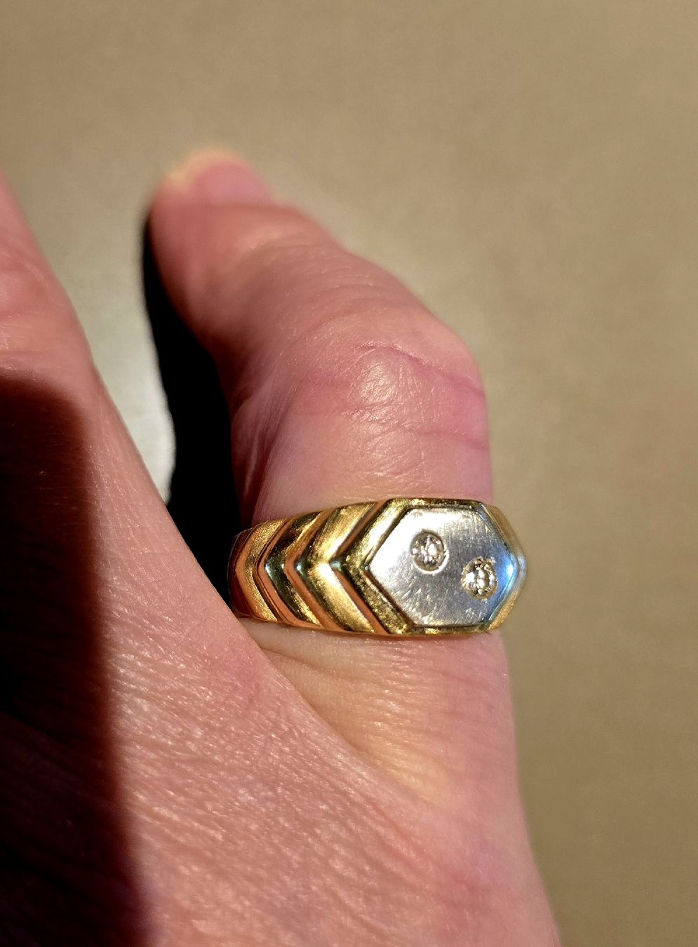 Anelli: Herren Ring 750 mit 2 Diamanten – Usato da Opfikon venduto da koiliebhaber