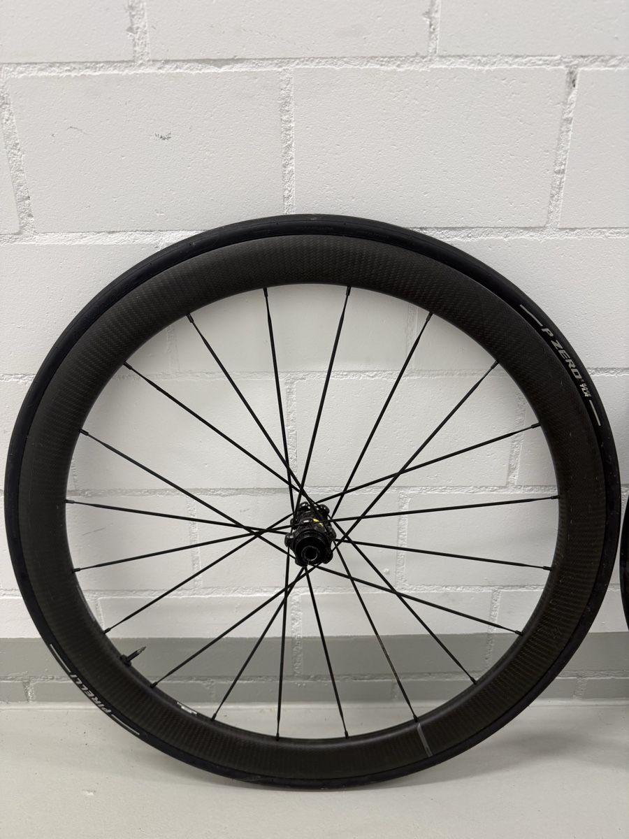 Pneus & Kompletträder: Lightweight Carbon Wheelset - Perfect for Spring Rides! – Gebraucht aus Oberägeri von sel_br7m 1