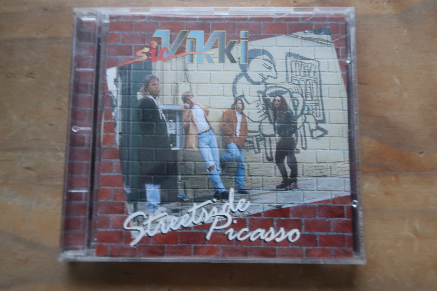 CD: SIC VIKKI - STREETSIDE PICASSO - MELODIC ROCK CD – Usato da Basel venduto da Patiscat