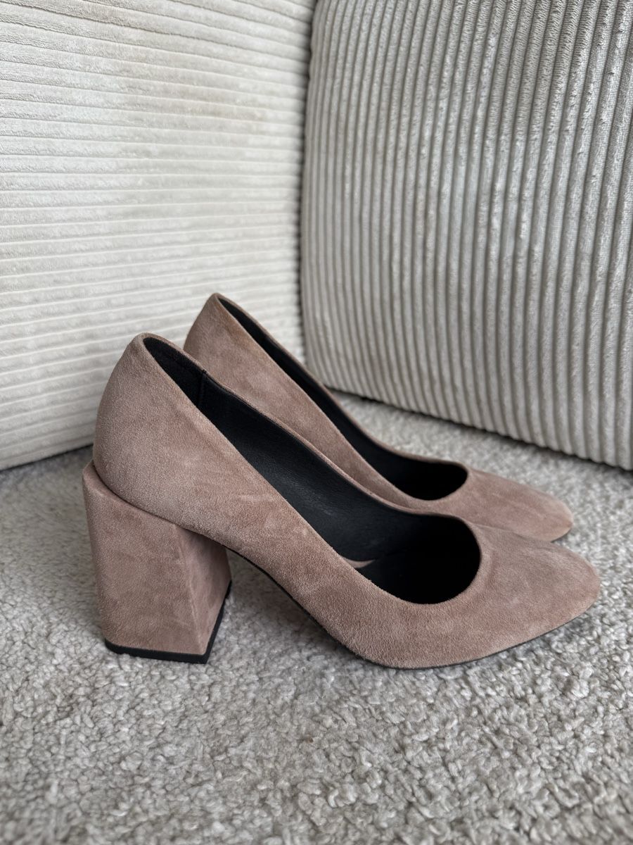 Furla Scarpe da donna: Wunderschöne Wildleder Furla Pumps Gr. 38 – Nuovo (secondo la descrizione) da Pontresina venduto da Dolly14 1