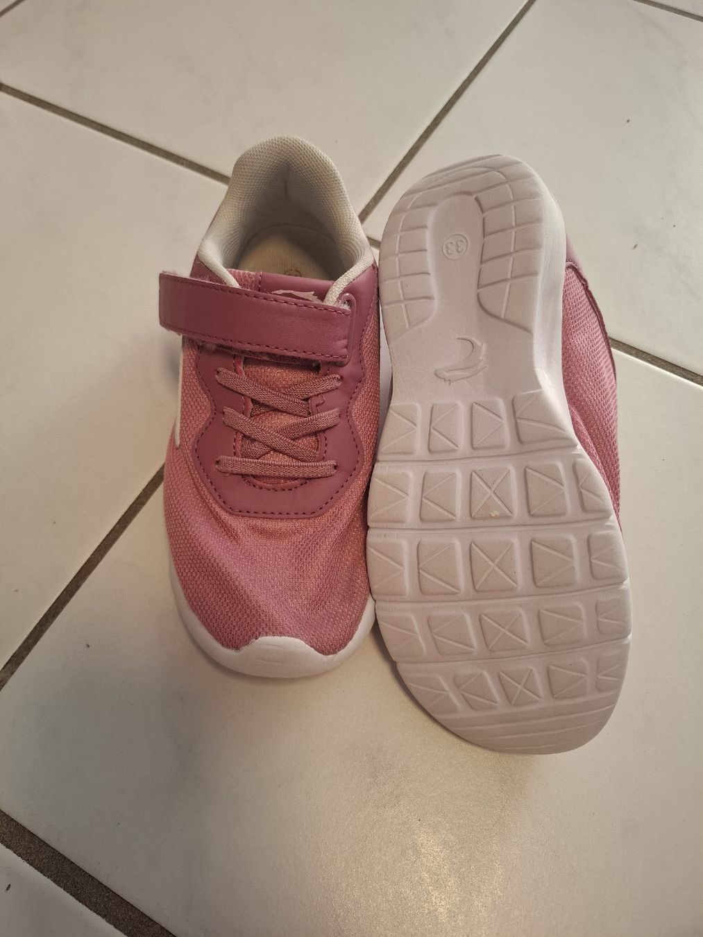 Schuhe für Mädchen: Hallenschuhe  – Gebraucht aus Luzern von s.teffi 1