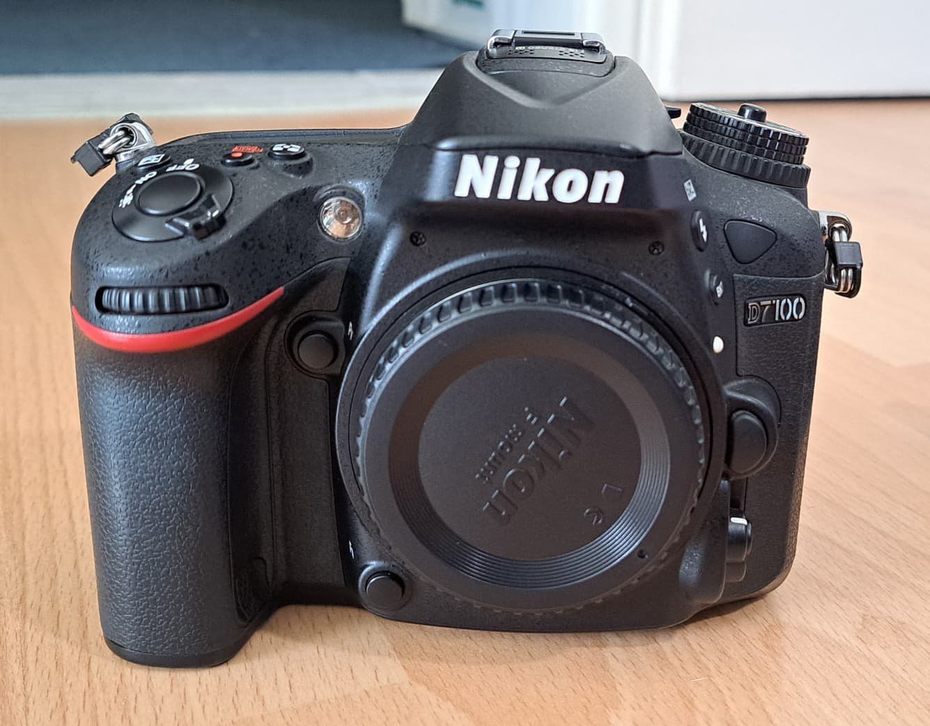 Nikon Fotocamera: Nikon D7100 + Zubehör – Usato da Aeschi SO venduto da MockinBird 3