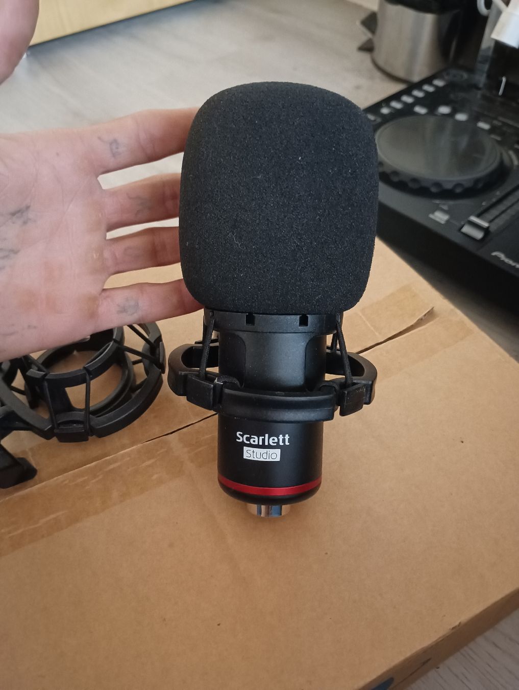 Microfoni: Focusrite Scarlett Studio Microphone acceptable – Nuovo (secondo la descrizione) da Dietikon venduto da isa_pz9m 2
