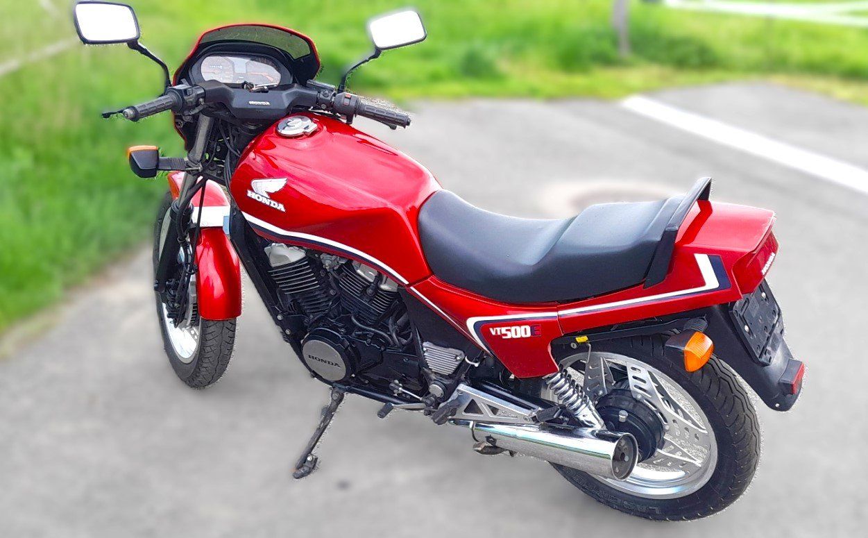 Honda Strasse: Honda VT 500 E – Gebraucht aus Biel-Benken BL von  1