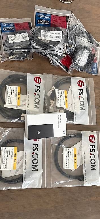 Cavi: Cables DACS 10g sfp+ avec programmer – Usato da La Tour-de-Peilz venduto da LTDP