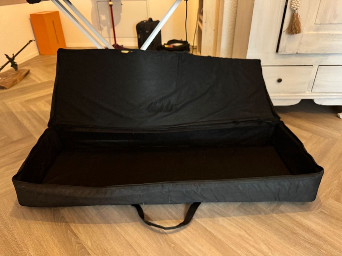 Roland Strumenti musicali: Roland EM-2000 Arranger Workstation Keyboard inkl. Tasche – Usato da Dörflingen venduto da Benz63 9