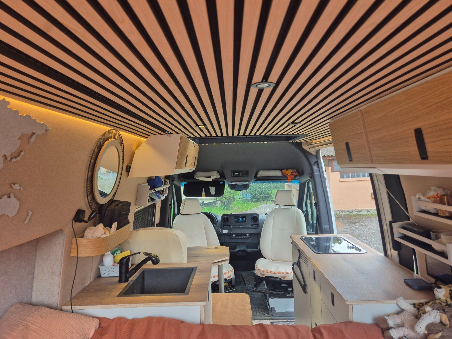 Mercedes-Benz Camping Fahrzeuge: Mercedes Sprinter V6 / 4x4 Van aménagé – Gebraucht aus sion von jonmazz 9