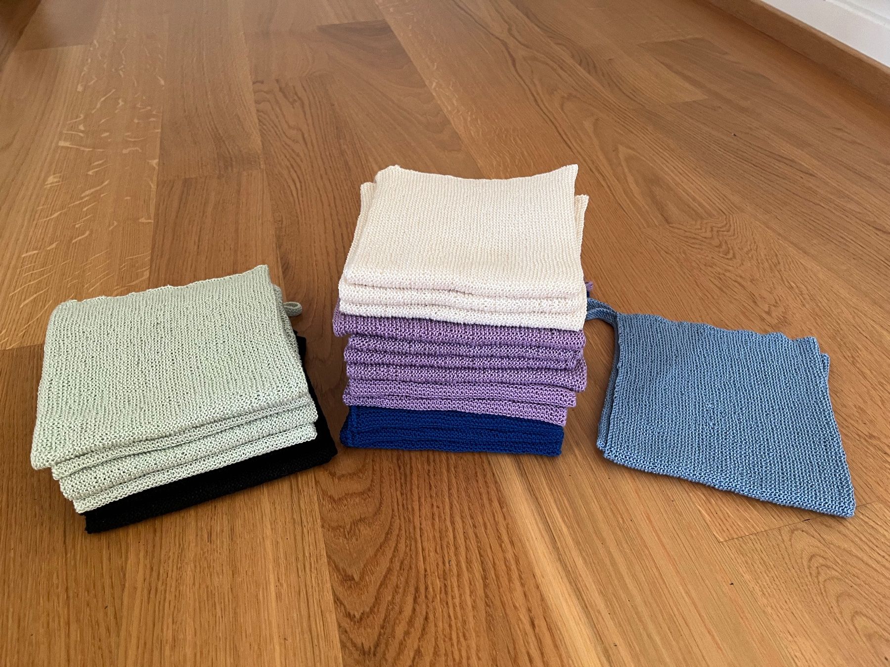 Altro per la casa: Handgestrickte Waschlappen 100% BW div. Farben – Nuovo (secondo la descrizione) da Zürich venduto da reg_rf87 5
