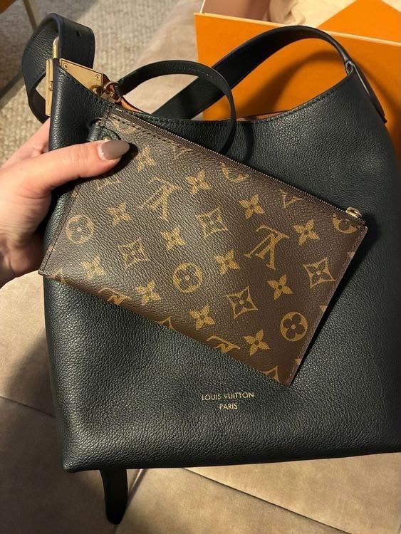 Louis Vuitton Taschen für Damen: Louis Vuitton Key Hobo PM – Neu (gemäss Beschreibung) aus Oberwil BL von Tince27