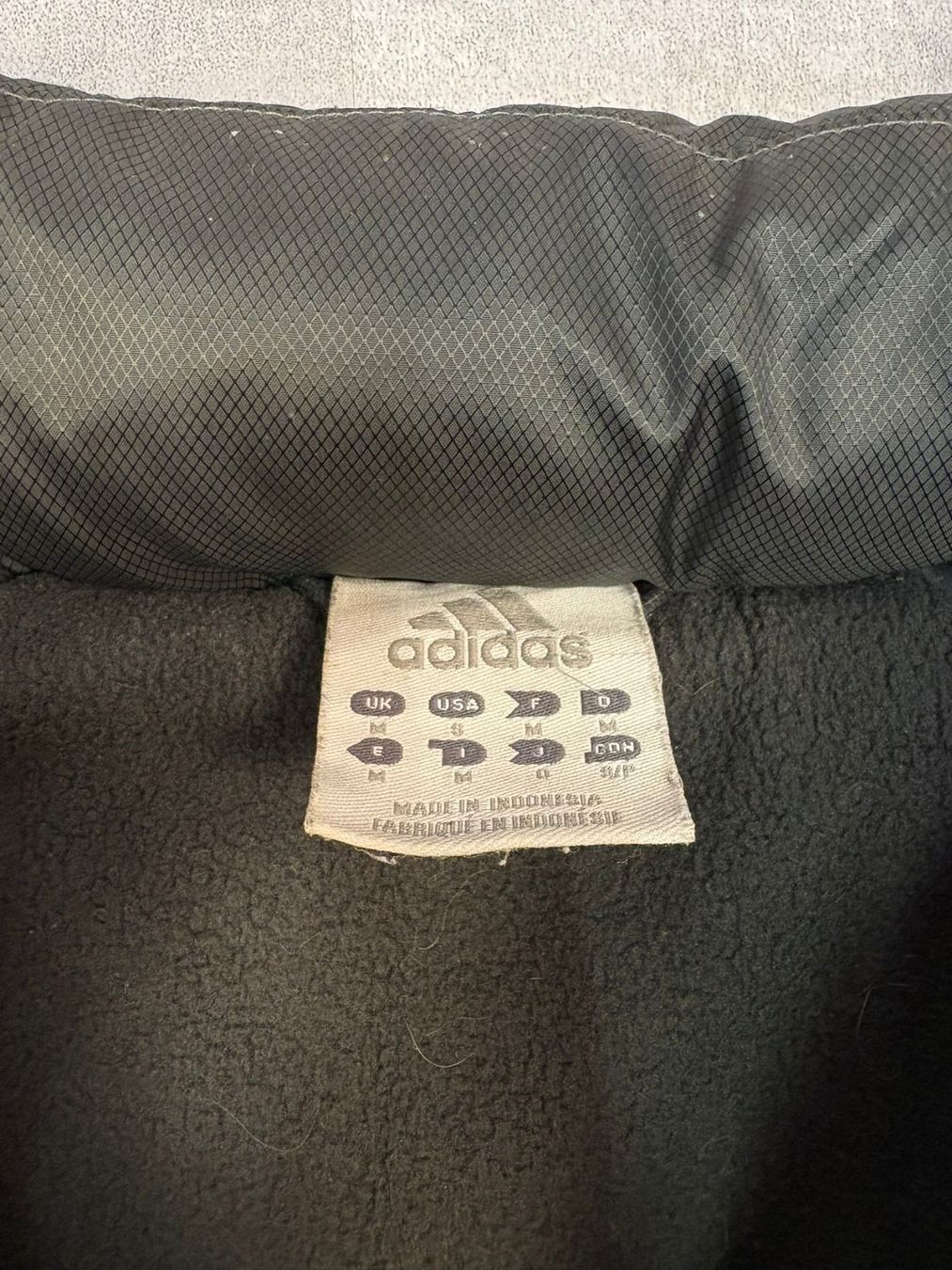 Adidas Jacken: Adidas Vintage Winterjacke 2004 - Grösse M – Neu (gemäss Beschreibung) aus Werdenberg von hase.vintage 2
