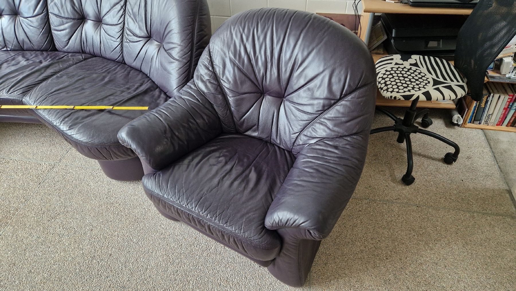 Divani: Ecksofa + Sessel Leder dunkelviolett Gebrauchter Zustand – Usato da Muri b. Bern venduto da ikeasnuggi 1