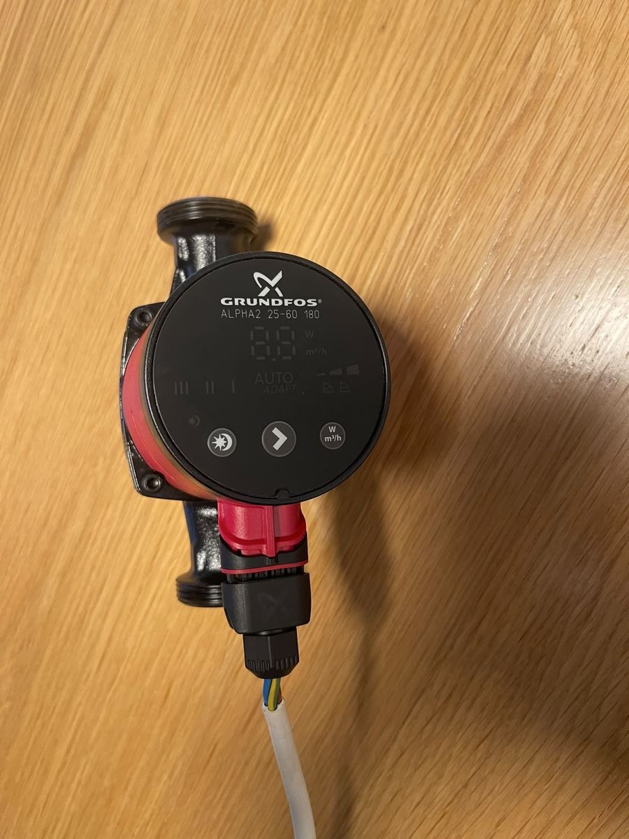 Grundfos Chauffage: Grundfosl Alpha2 25 60 180 – D'occasion à St. Gallen par FCSGfan.1879