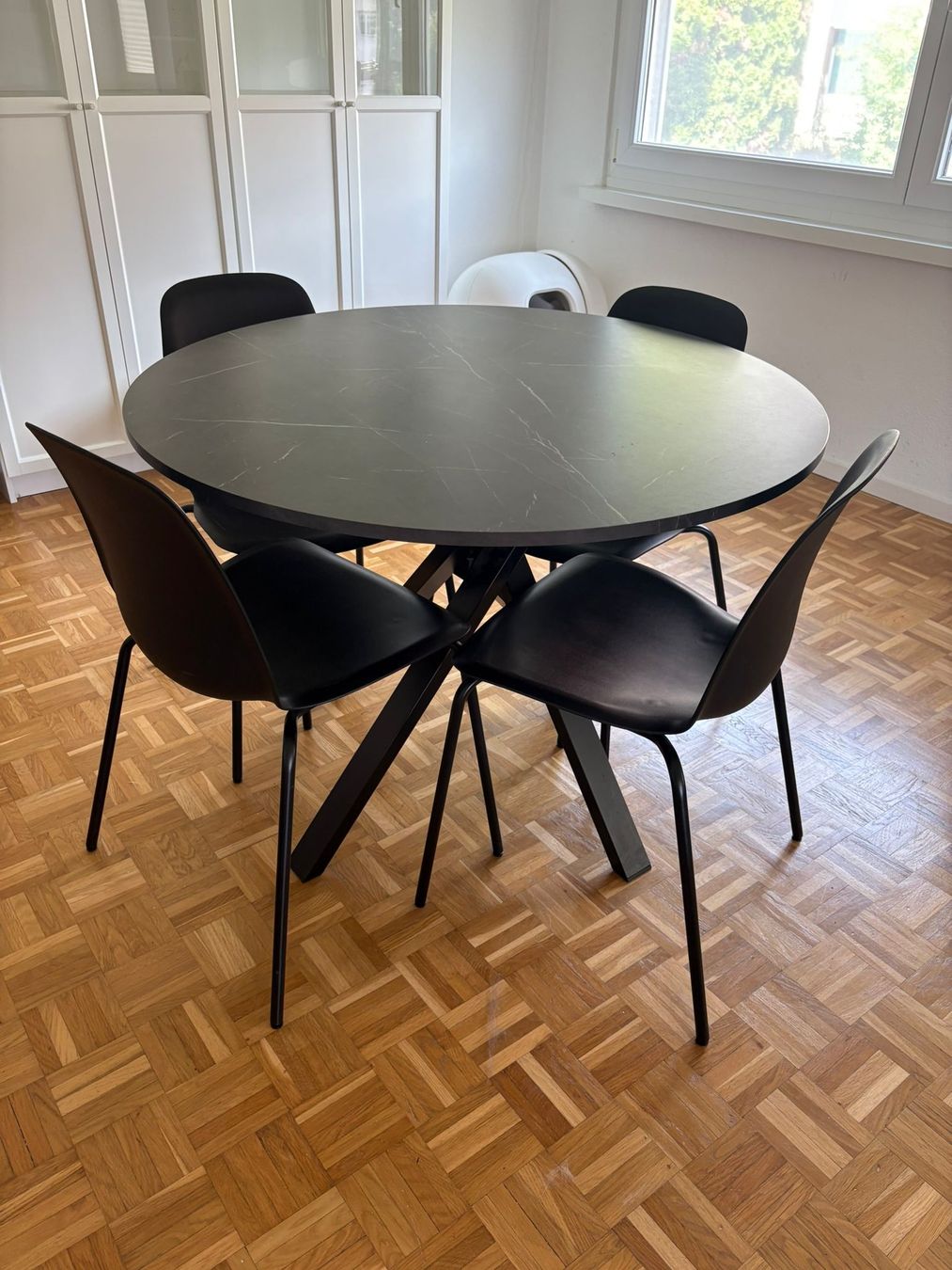 Tables: ESSTISCH MIT STÜHLEN – D'occasion à Affoltern am Albis par strecharmstrong 1