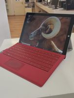 Microsoft Surface Pro Tablet mit Tastatur