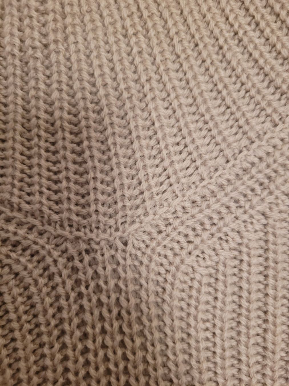 Pullover & Sweatshirts: Pomandère Wollpullover Beige Rollkragen Gr. 36 – Gebraucht aus Zürich von mgn1 1