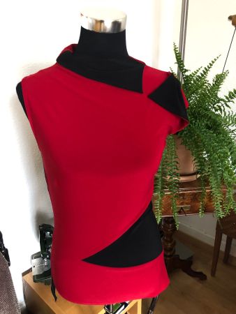 DESIGNER-SHIRT ALICIA HOLLEN, GR. S, ROT-SCHWARZ