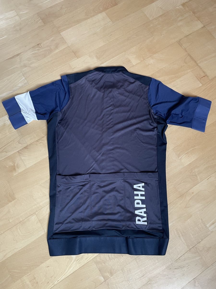 Rapha Leibchen & Hosen: Rapha men’s pro team training short sleeve jersey Small – Gebraucht aus Hedingen von Dam1982 1