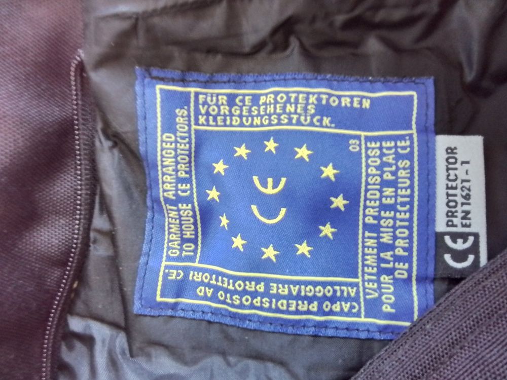 Pantalons: Motorradhose Grösse M mit kleinen Löchern – D'occasion à Oberurnen par DVDL 5