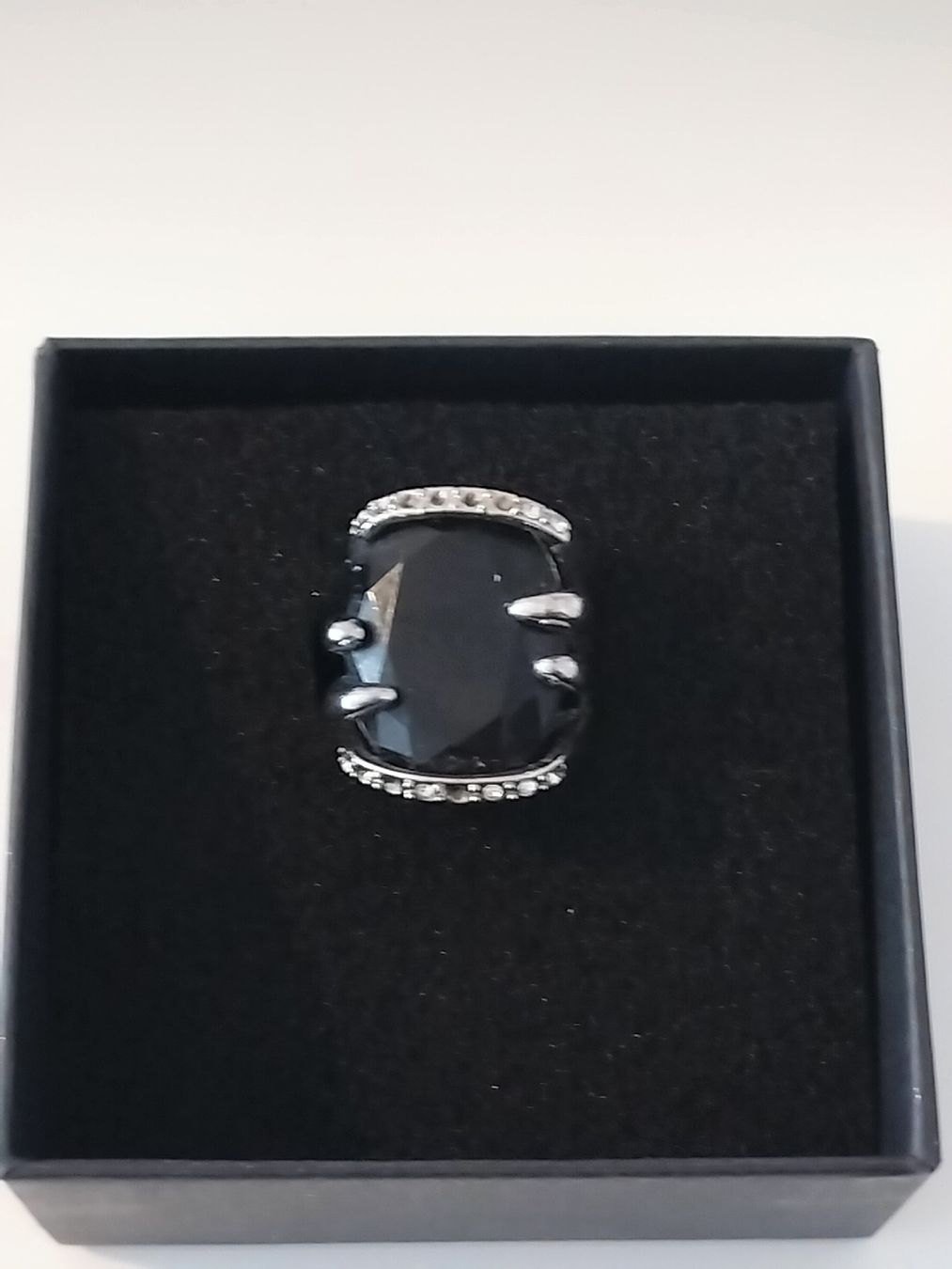 Bagues: Ring mit Schwarz Stein – D'occasion à Basel par Meda.moja 1
