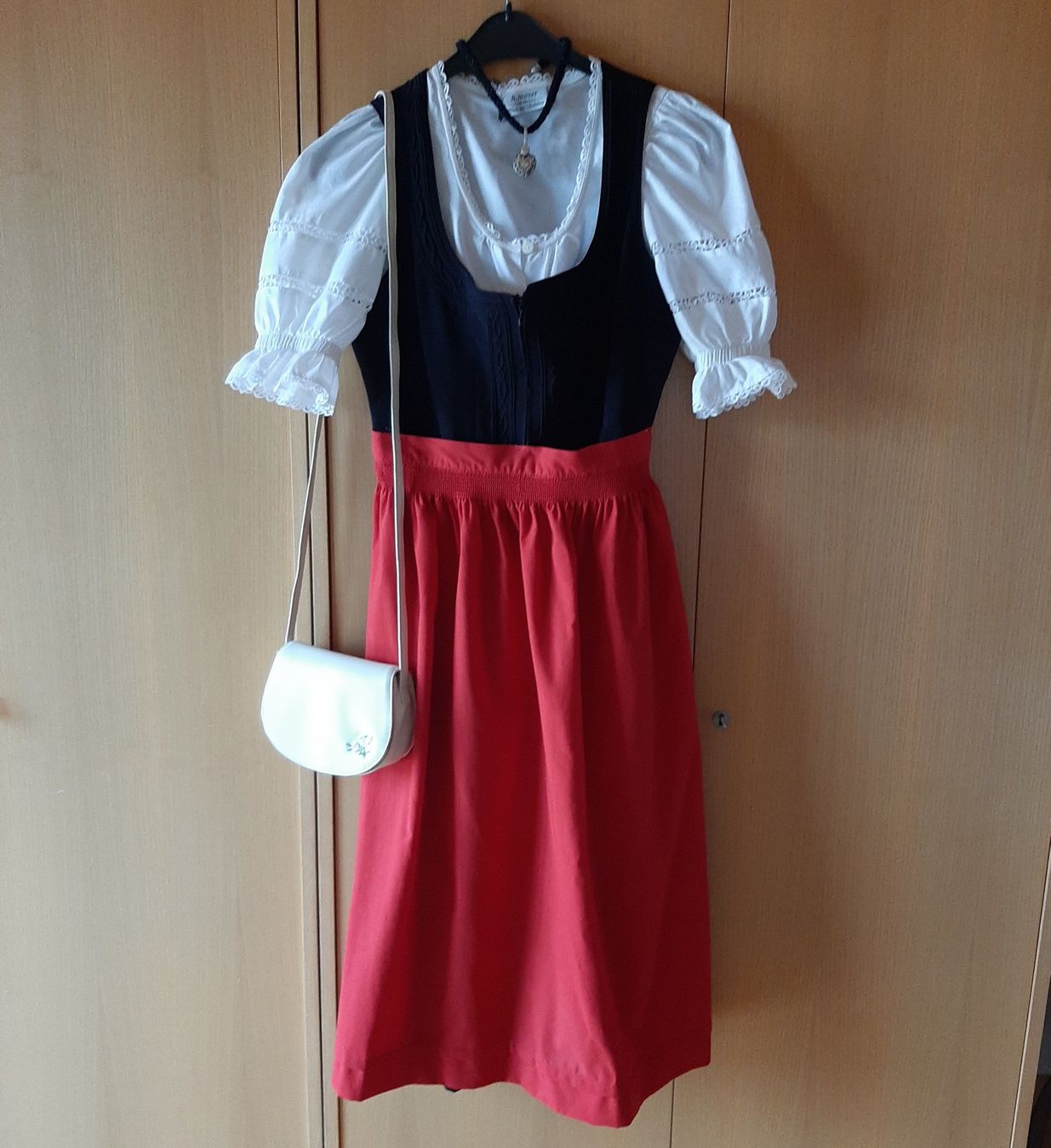 Vestiti: Elegantes Dirndel der Marke Hammerschmid – Nuovo (secondo la descrizione) da Hochdorf venduto da Amazone0 1