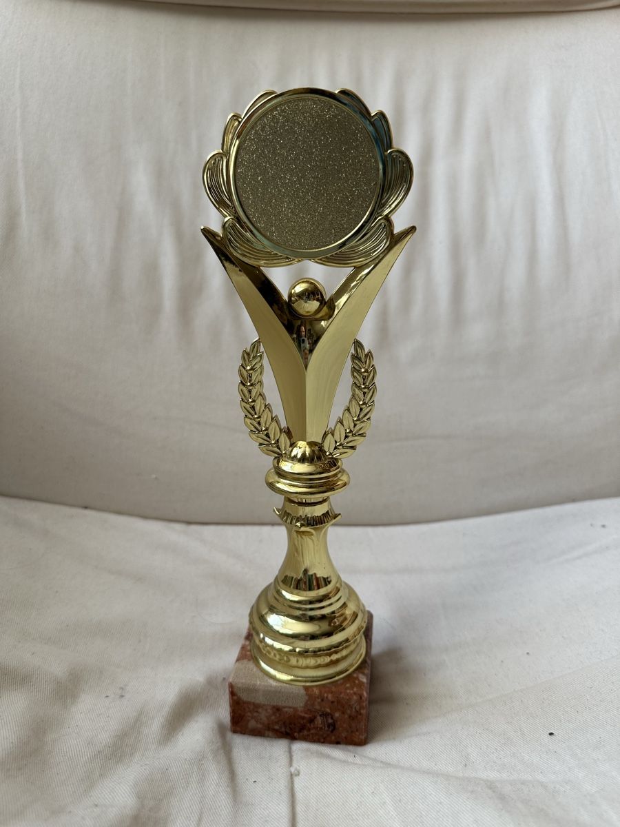 Sonstiges zum Sammeln & Seltenes: Goldener Pokal – Gebraucht aus Basel von ari_f26x 3