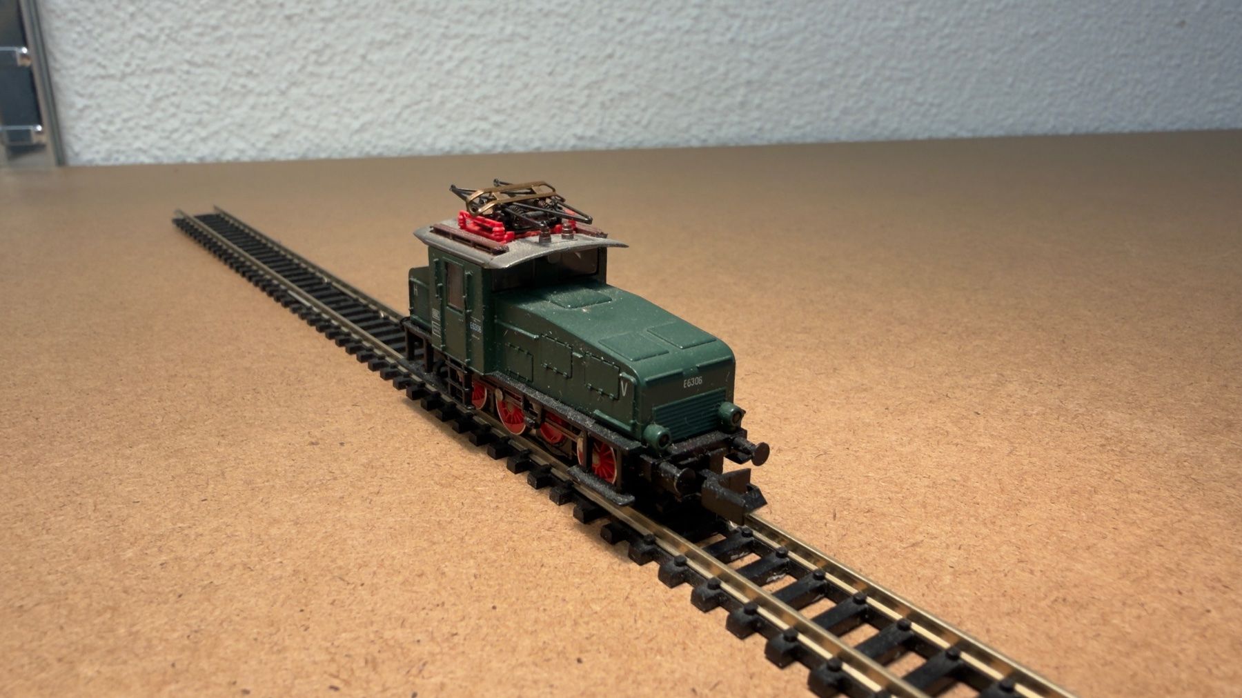 Arnold Modellini di ferrovie: Arnold E-Lok 2460 Spur N in OVP – Usato da Schlieren venduto da rat_lq6b 7