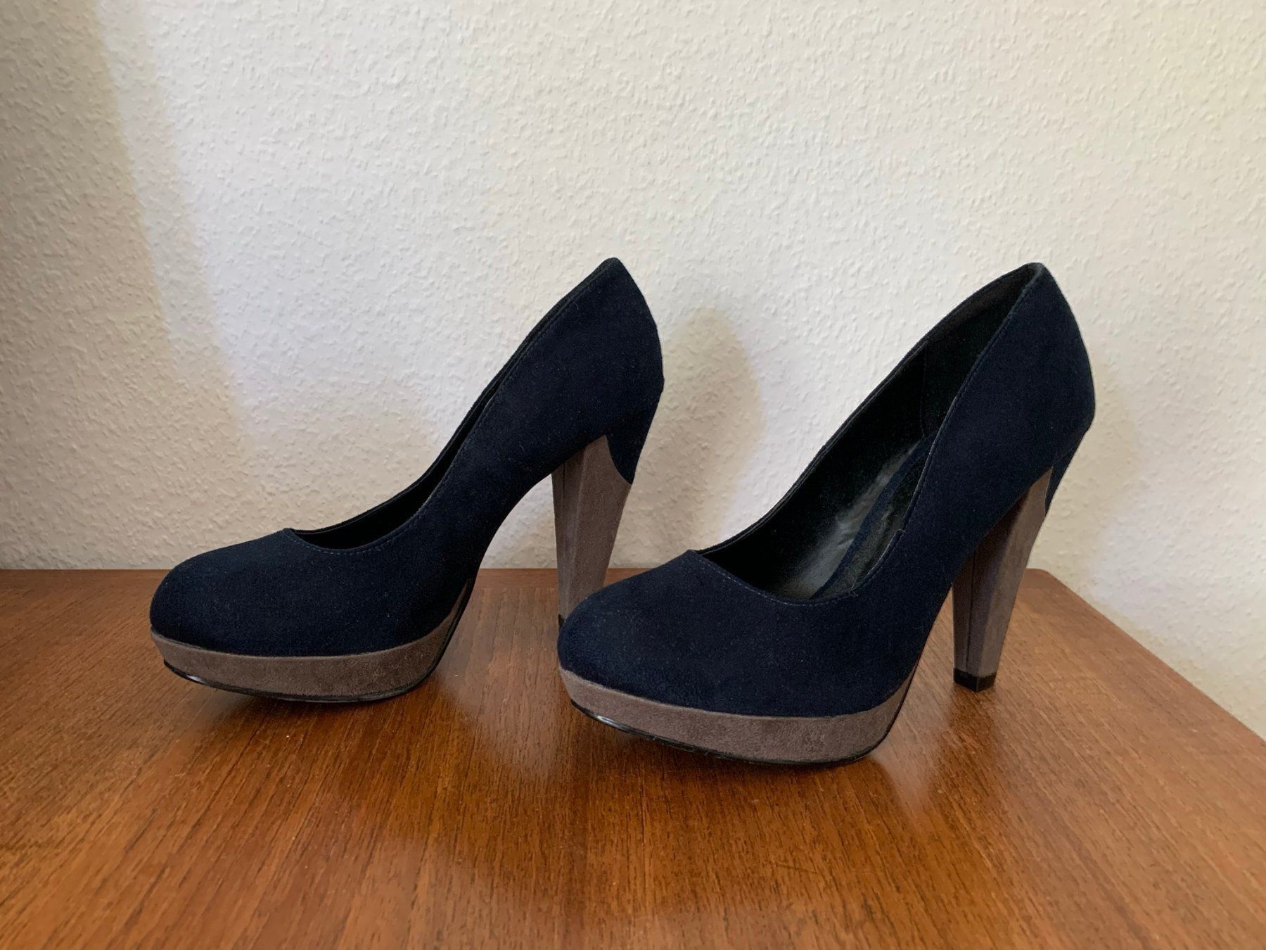Graceland Chaussures femmes: Pumps dunkelblau - 38 – D'occasion à Zürich par Diazaio