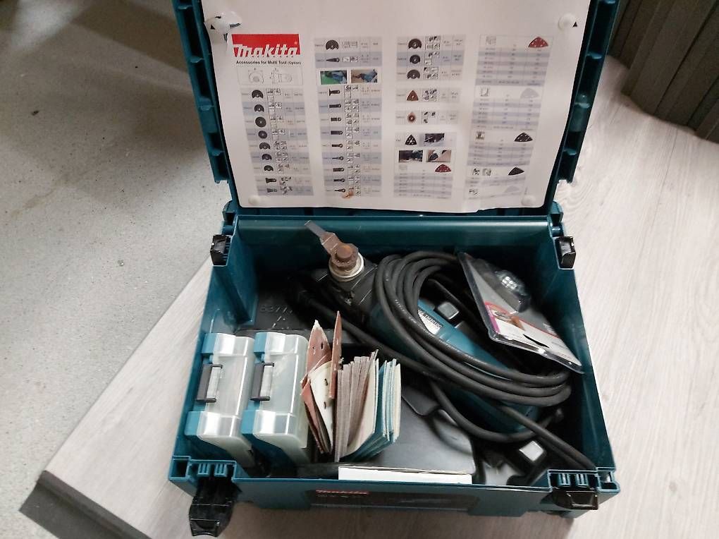 Makita Tutte le macchine: Makita Oszillierendes Multitool – Usato da Stalden (Sarnen) venduto da chr_s5xx