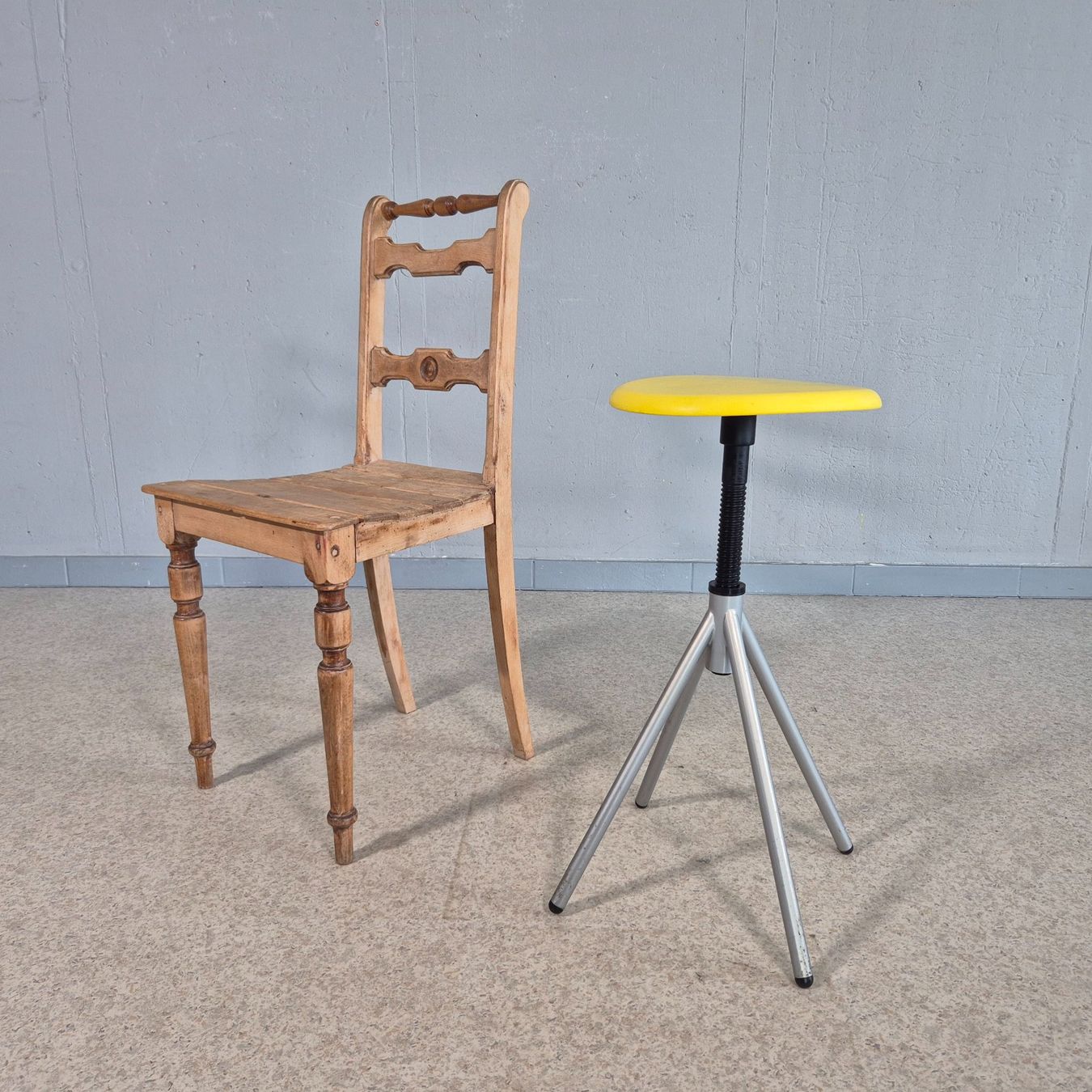 Sgabelli: Industriedesign Swivel Stool Drehhocker Hocker Höcker gelb – Usato da Nottwil venduto da Wondewa-Shop 1