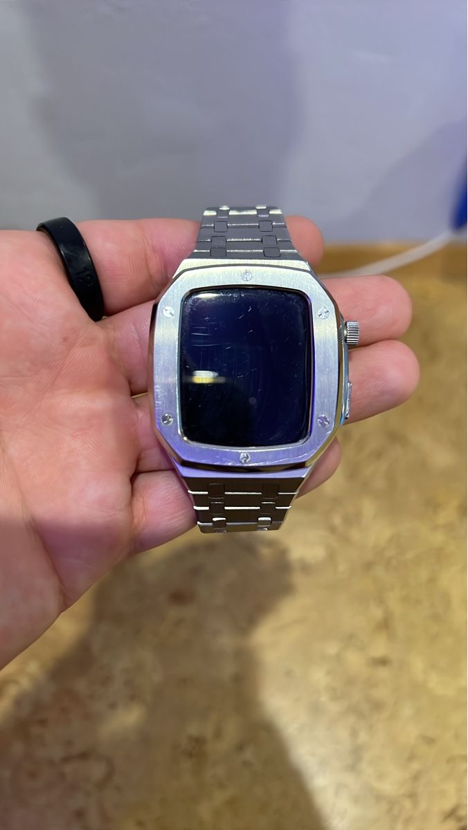 Apple Smartwatch: Apple Watch mit Edelstahlgehäuse – Usato da Altendorf venduto da TISPA.SHOP