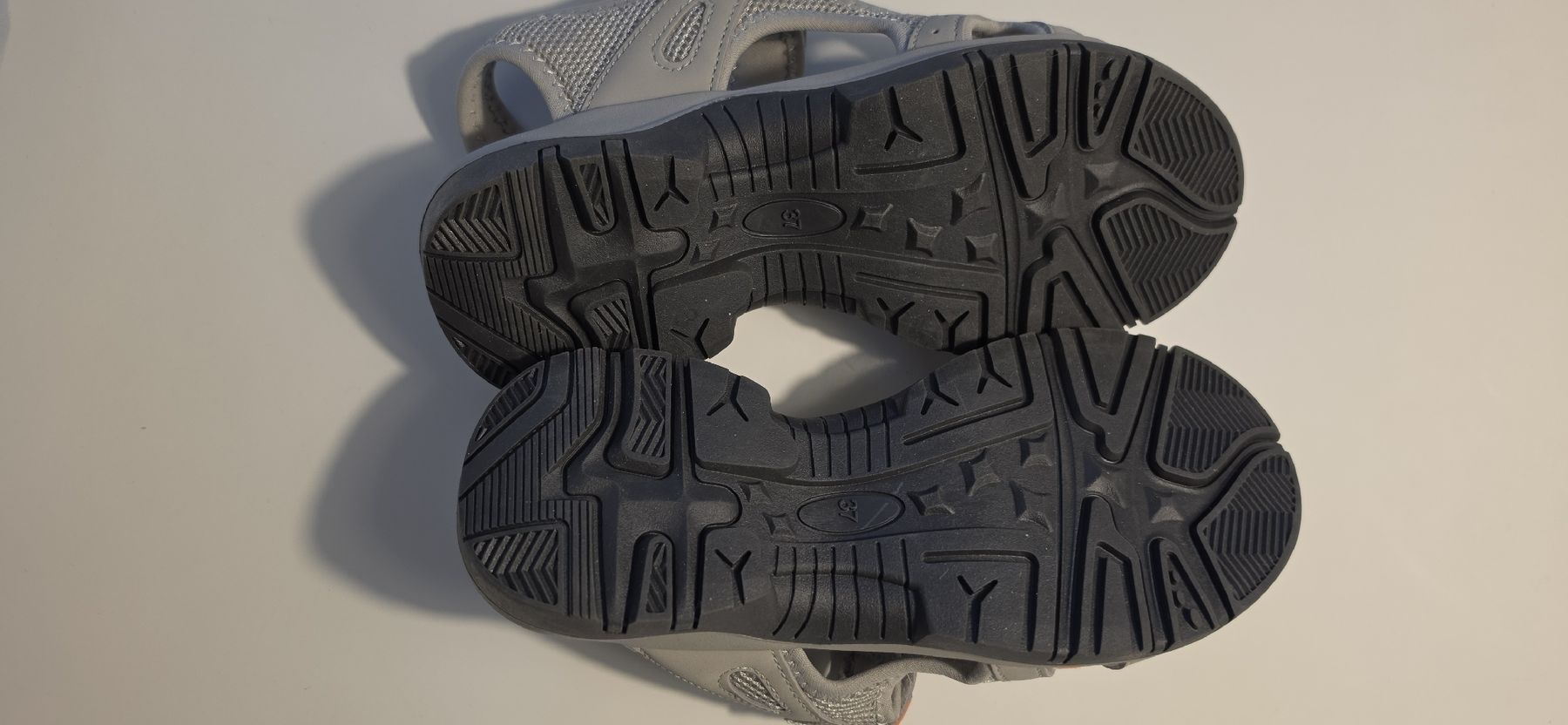 Scarpe da donna: Sandalen Gr.37 grau – Nuovo (secondo la descrizione) da Kriens venduto da Merida67 2