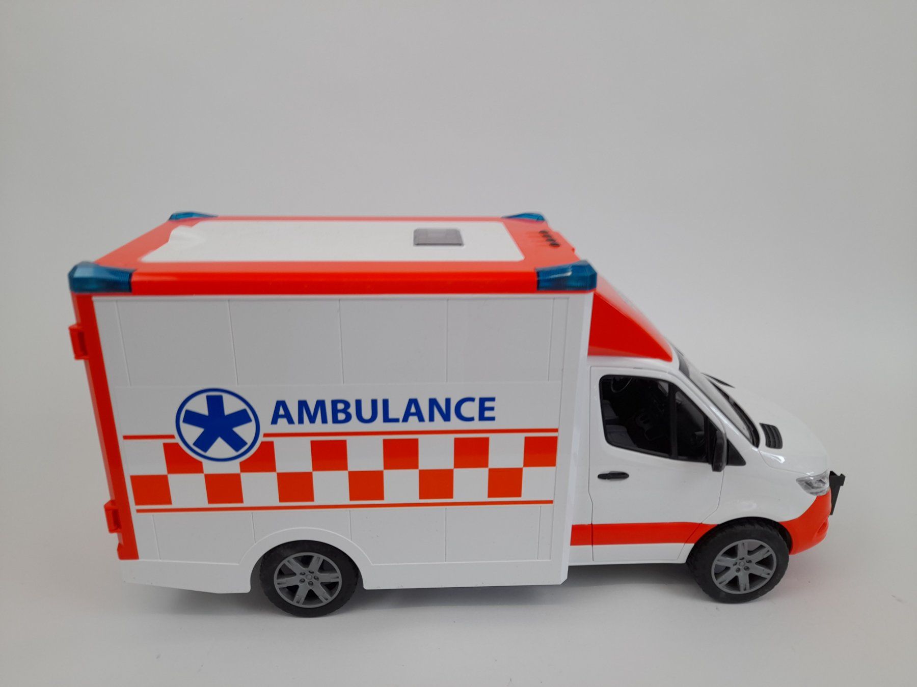 Bruder Giocattoli: BRUDER MB Sprinter Ambulanz mit Fahrer – Nuovo (secondo la descrizione) da Liebefeld venduto da Restwert_Liebefeld 3
