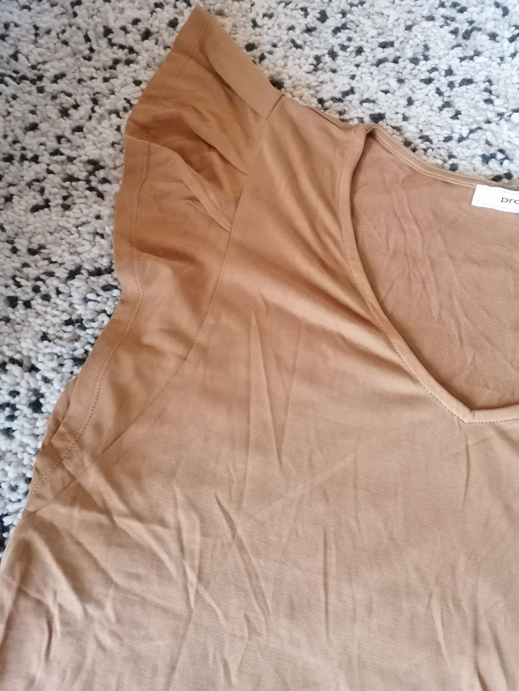 T-shirt: T-shirt, top, haut, pull – Usato da Montcherand venduto da petiteoune75 3