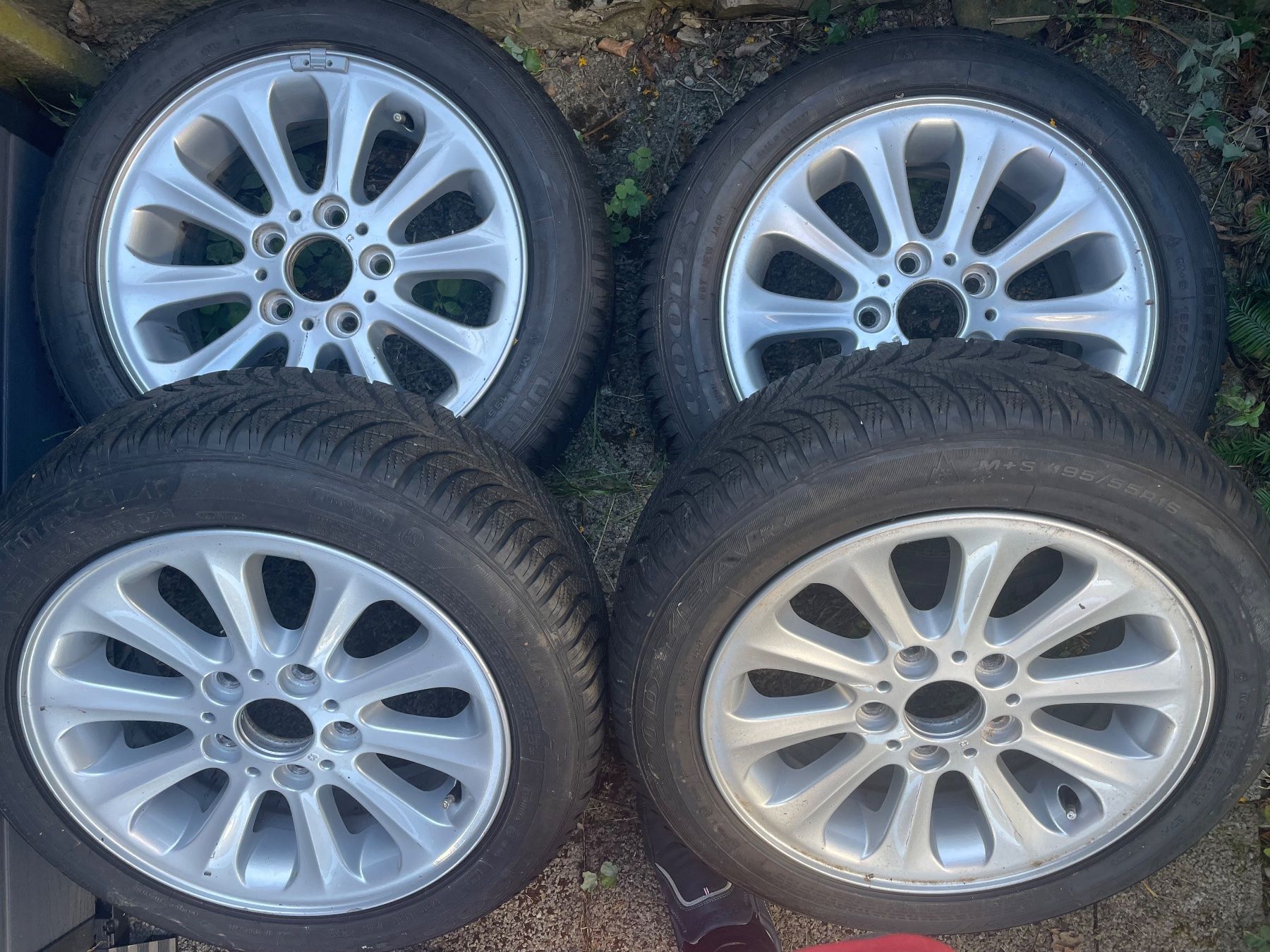 BMW Pneumatici & Ruote complete: 4 BMW ORIGINAL WINTERRÄDER. FÜR EINSER BMW E87 & E88. – Usato da Itingen venduto da sette 7