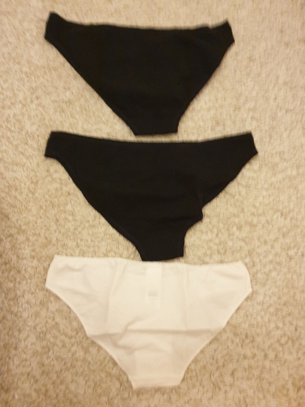 Autres dessous: Slips, S, coton,  noir. blanc, 3 pièces – D'occasion à Neuchâtel par  2