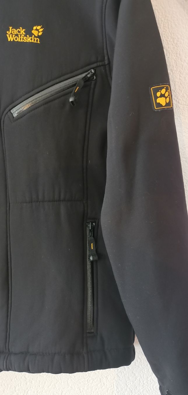 Jack Wolfskin Giacche: Schwarze Softshelljacke Jack Wolfskin – Usato da Uetendorf venduto da Timo2022 2