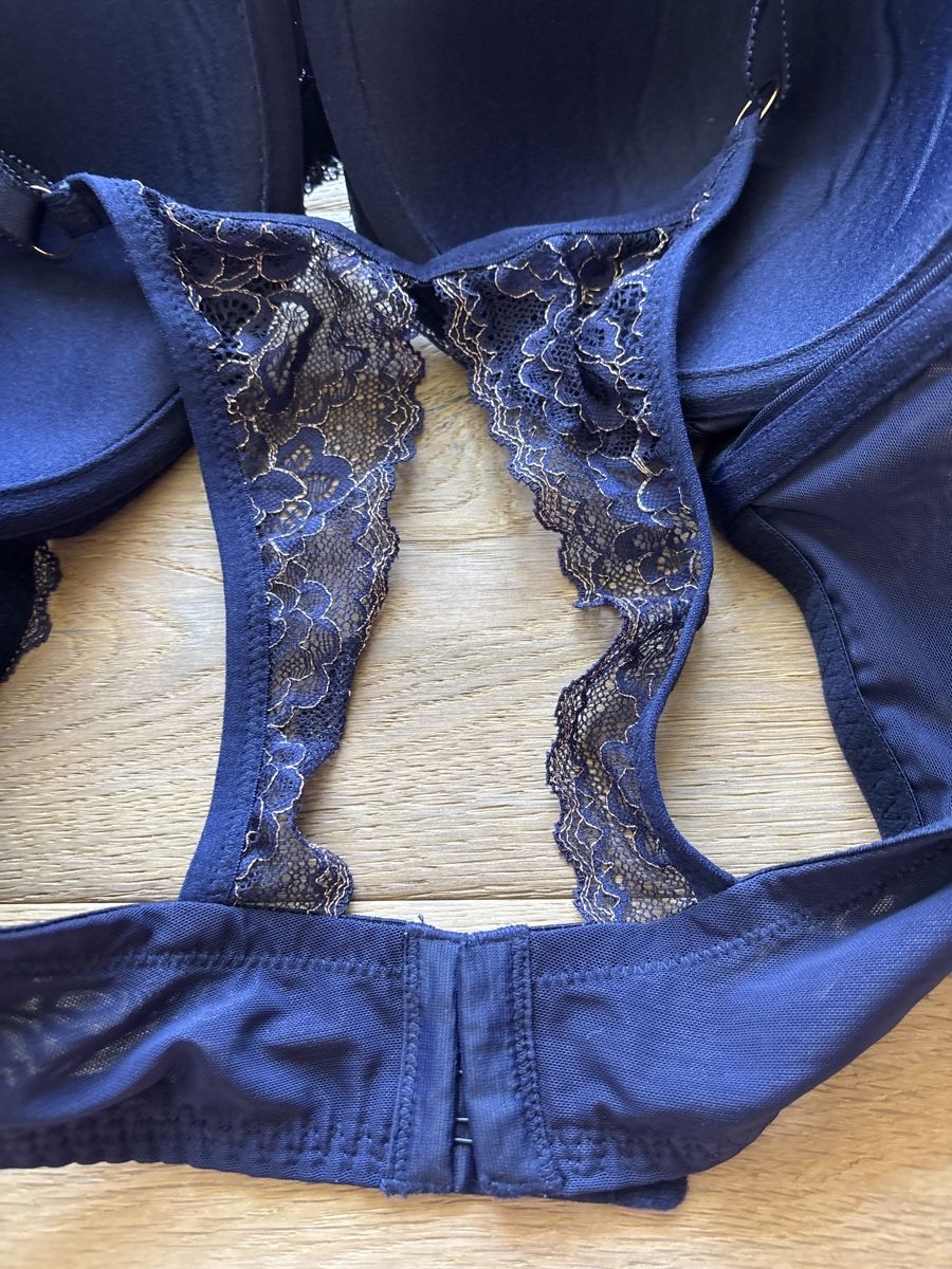 C&A Altra biancheria intima: Dunkelblauer BH mit Spitze, neuwertig, Grösse 85 D – Nuovo (secondo la descrizione) da Hendschiken venduto da Uraniali 3