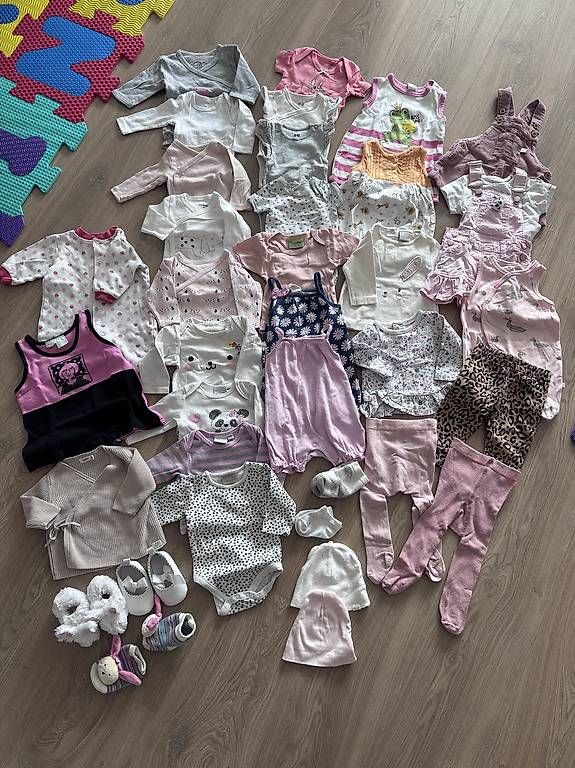 Lotti & Set di vestiti: Grosses Kleiderpacket Grösse 50/56 – Usato da Kägiswil venduto da mau90