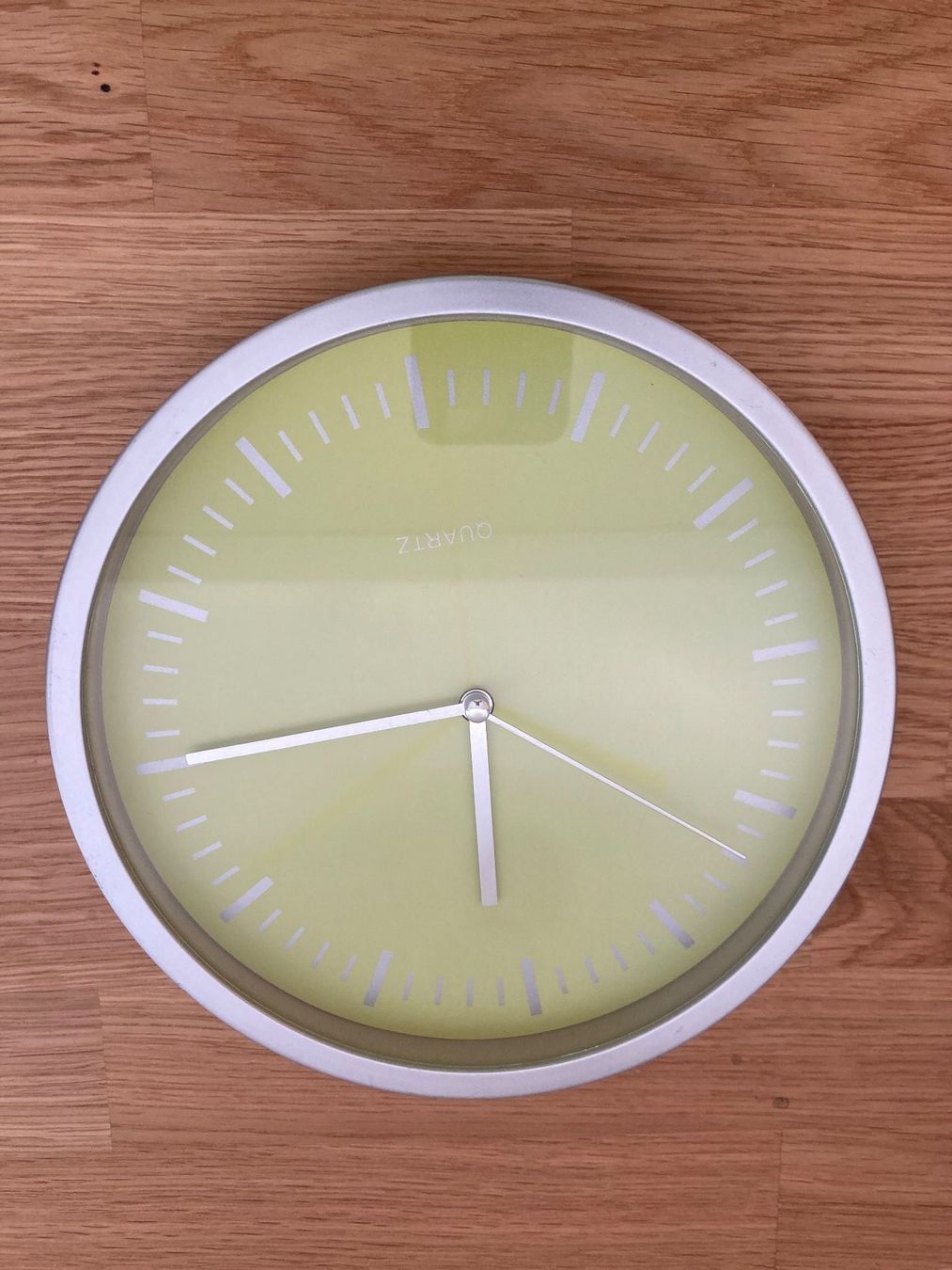 Orologi: Wanduhr, Durchmesser ca. 20 cm, Top Zustand, Quartz – Usato da Mels venduto da T-Sargans
