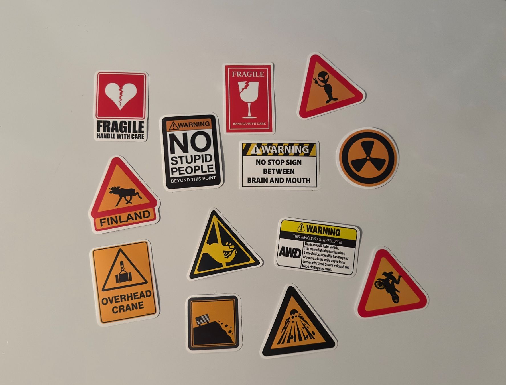 Sticker: Sticker-Set: Warnhinweise, Fun-Schilder, Deko Neu! – Nuovo (secondo la descrizione) da Schindellegi venduto da SimplyBuy-CH