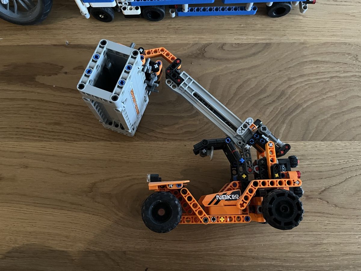 Lego Kit di costruzioni: Lego Technik – Usato da Wettingen venduto da Andi_95 1