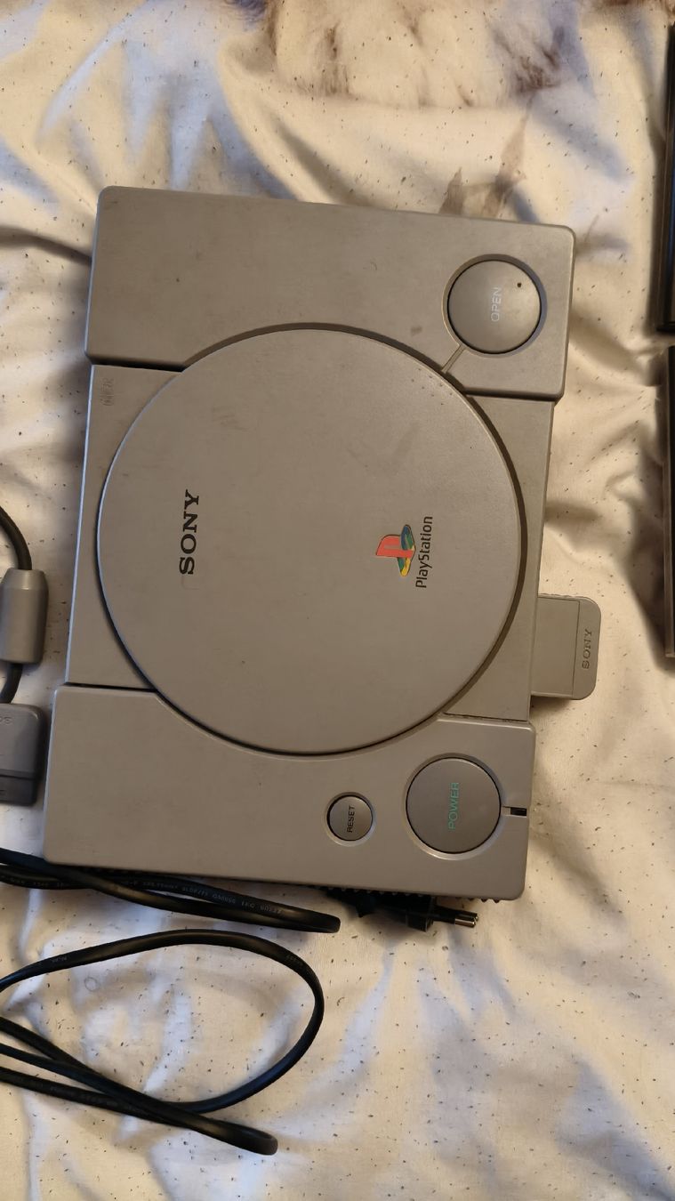 Sony Konsolen: Sony Playstation 1 – Gebraucht aus Unterseen von Rossi4693 1