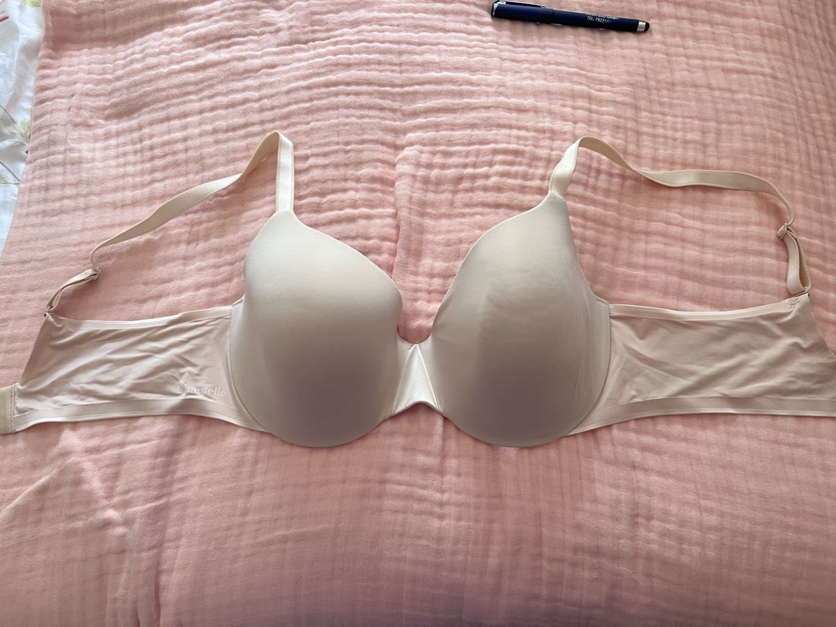 Sonstige Unterwäsche: Damen BH Chantelle Grösse 80E  – Gebraucht aus Unterterzen von syllalex