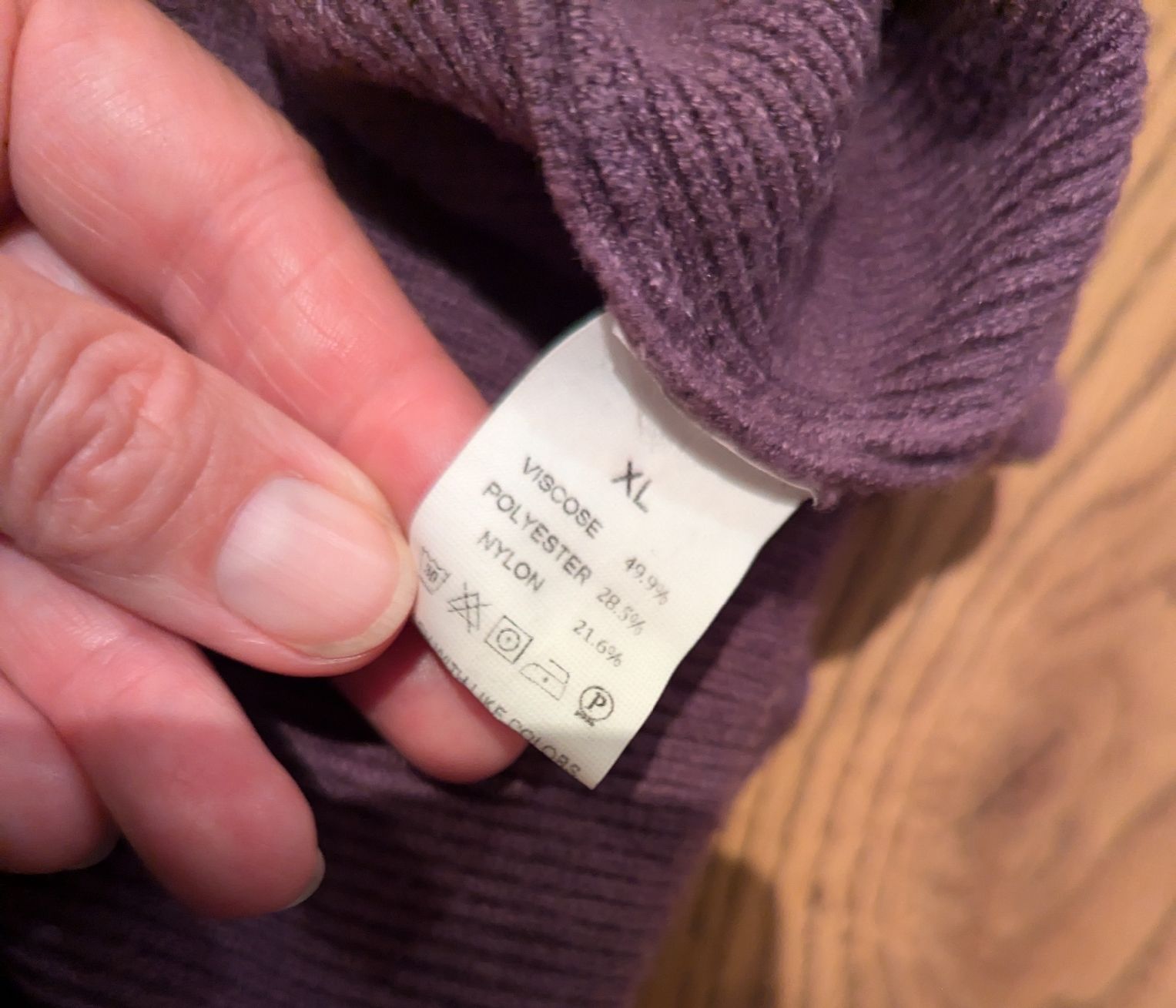 Maglioni & Felpe: Kuscheliger Damen Hoodie Pullover Gr. M violet – Usato da Altendorf venduto da Eistoelter 4