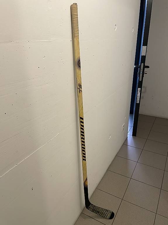 Bastoni & Pale: Bastone da hockey Warrior – Usato da Locarno venduto da Pasky98