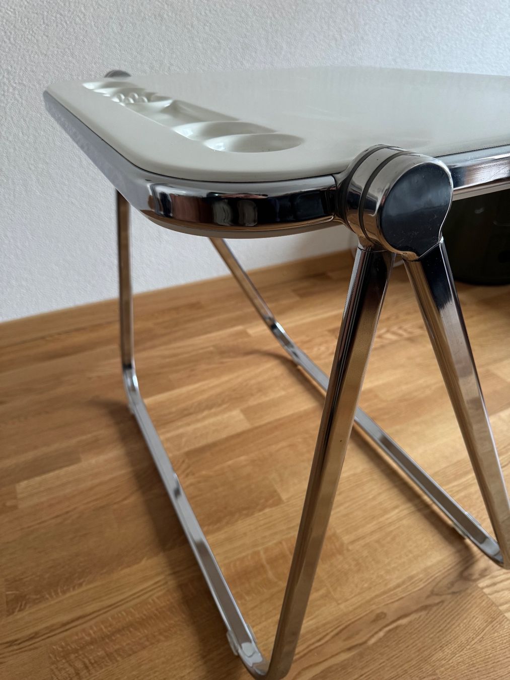 Set di tavolo e panche: Platone + Plia Giancarlo Piretti – Usato da Vevey venduto da Antonaudry 3